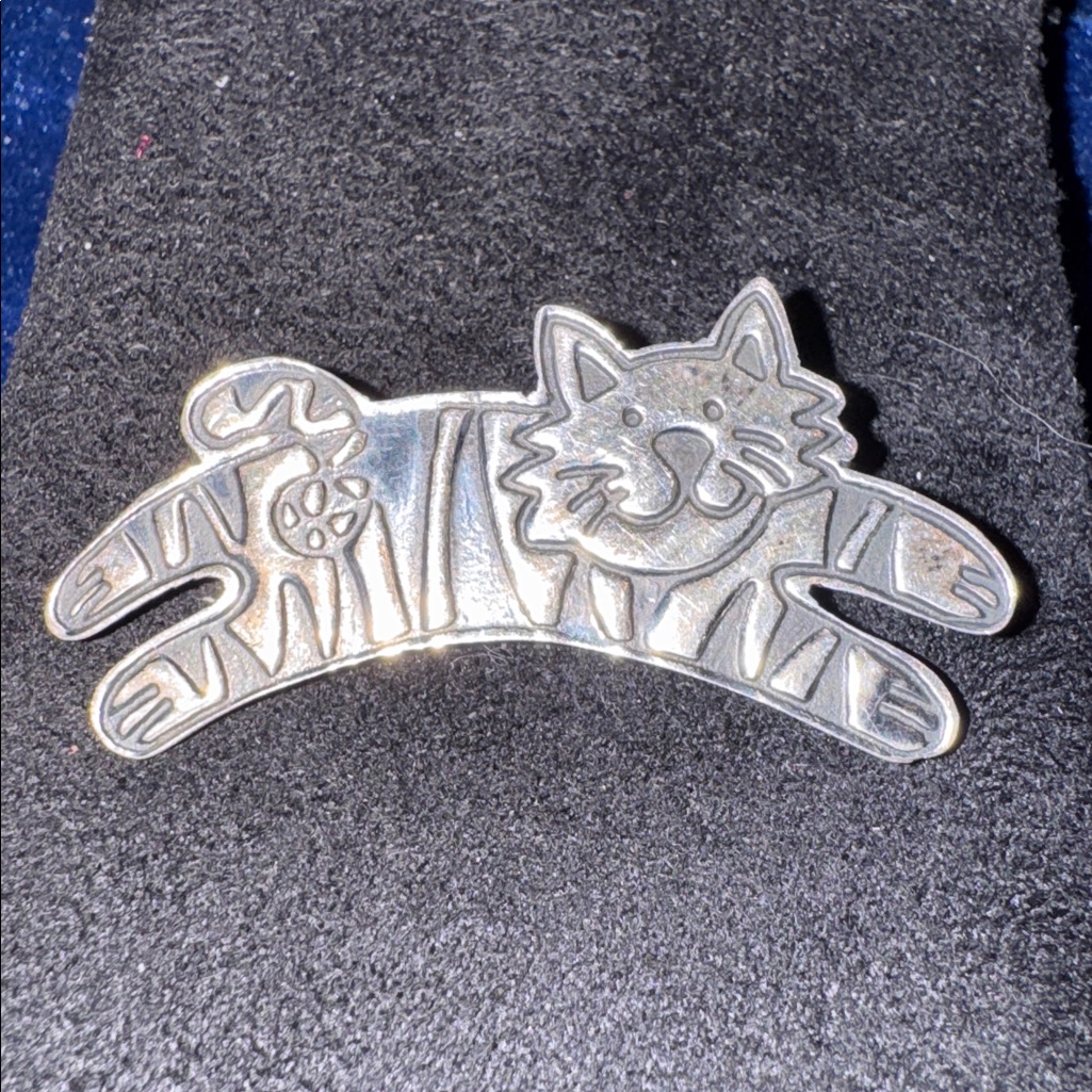 Efs 925 Cat Striped Arched Silver Toned Pin